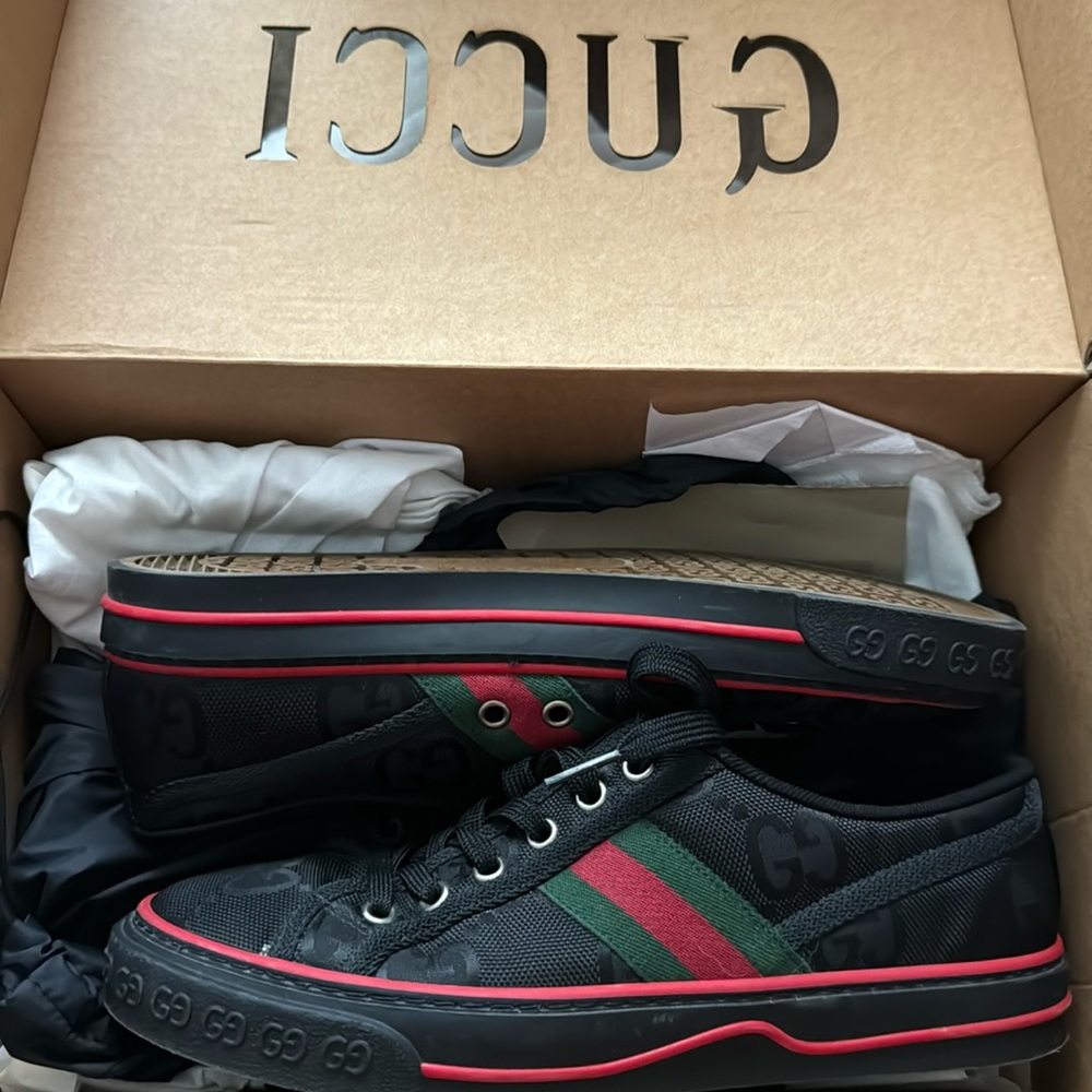 Women’s Gucci Sneaker Collectible